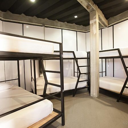 Thrive The Hostel : Patpong By The Belle 방콕 외부 사진