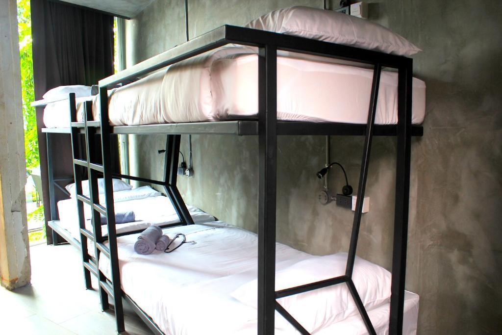 Thrive The Hostel : Patpong By The Belle 방콕 외부 사진